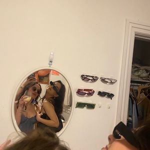 Meet your Posher, Alba